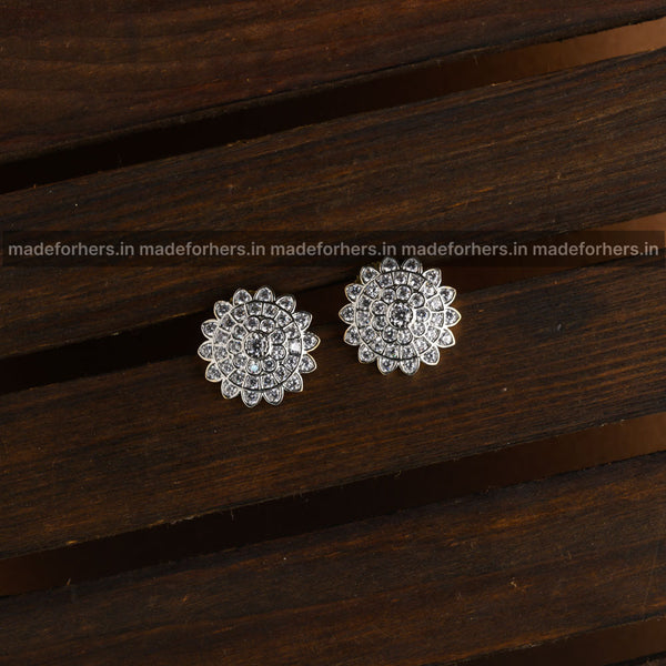 Floral -Earstud