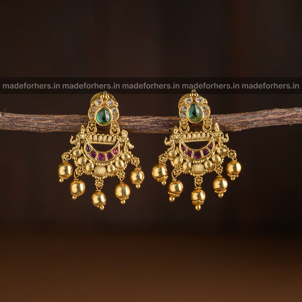 Chandbali -earring