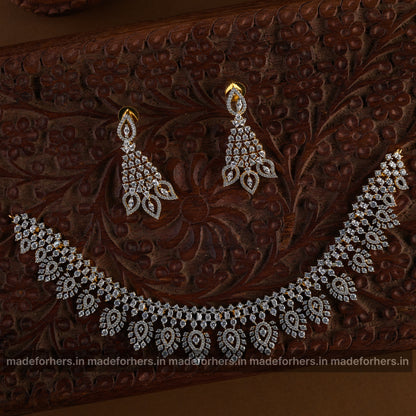 Swaros mangas diamond insp neckpiece