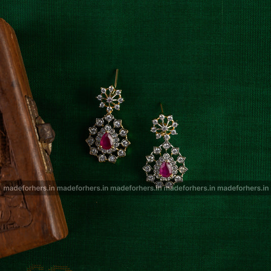 Marcel neckpiece - ruby