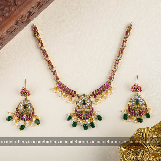 Jamilia kempu neckpiece