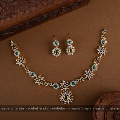 Twinkle floral diamond insp  neckpiece