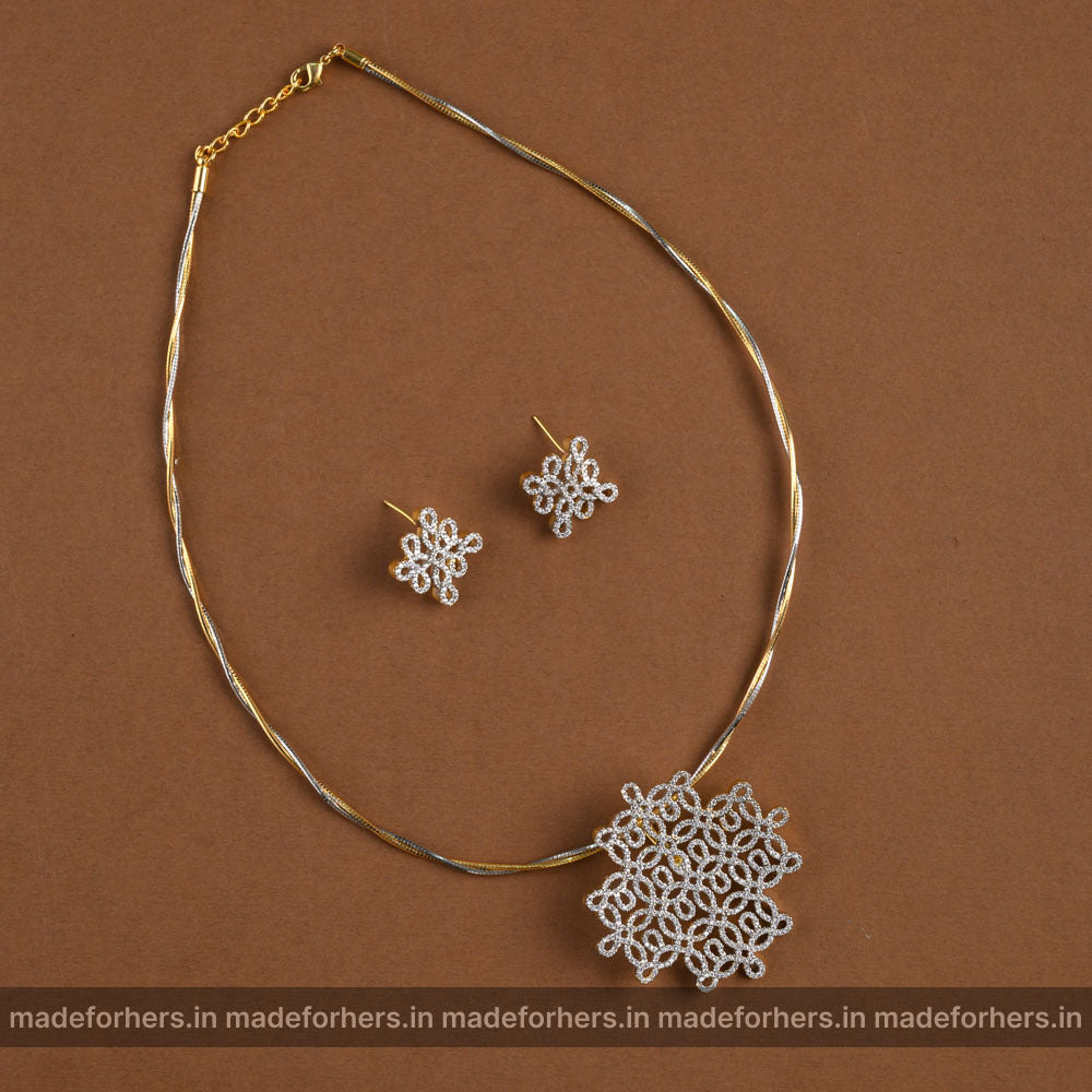 Kolam hasli choker