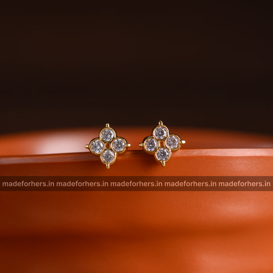 4 Kallu floral earstud-White -vizh