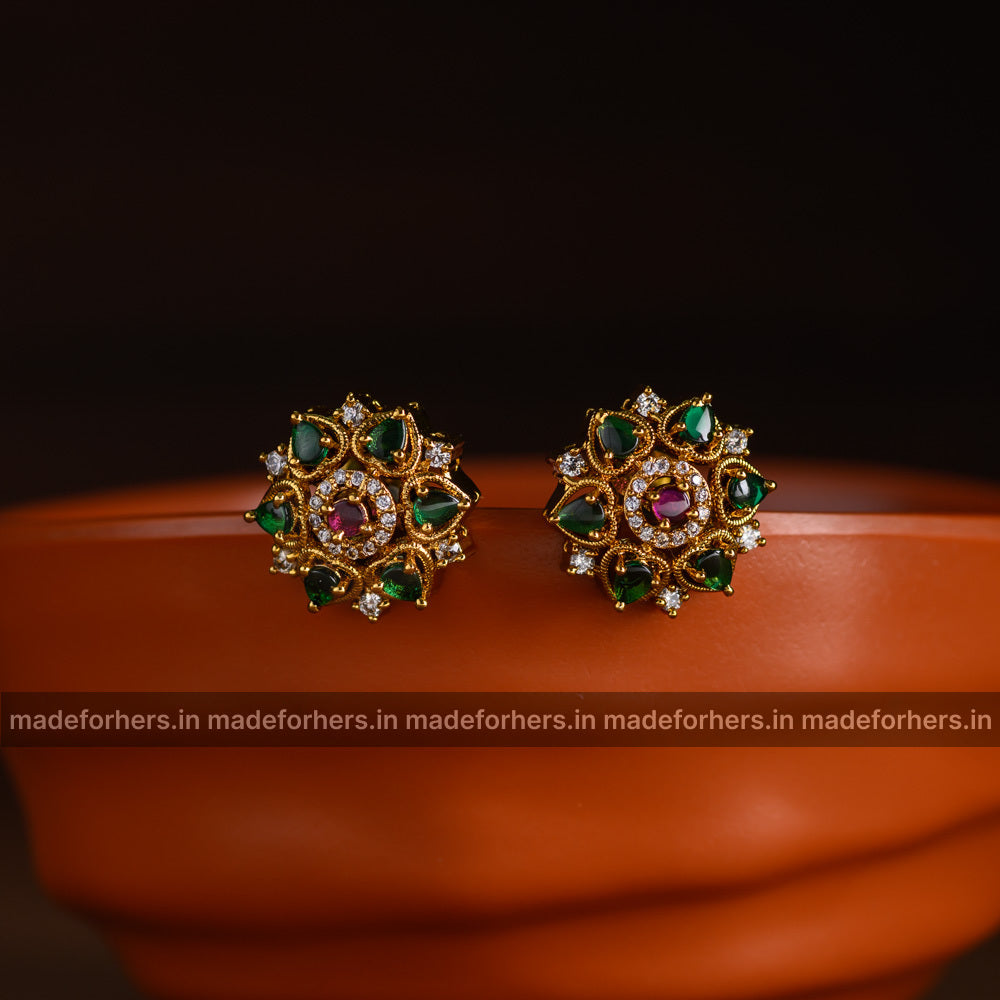Floral earstud