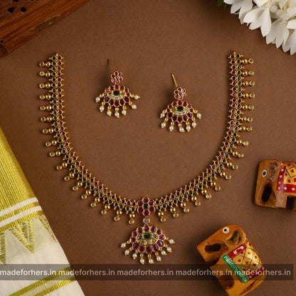 Kempu attigai neckpiece