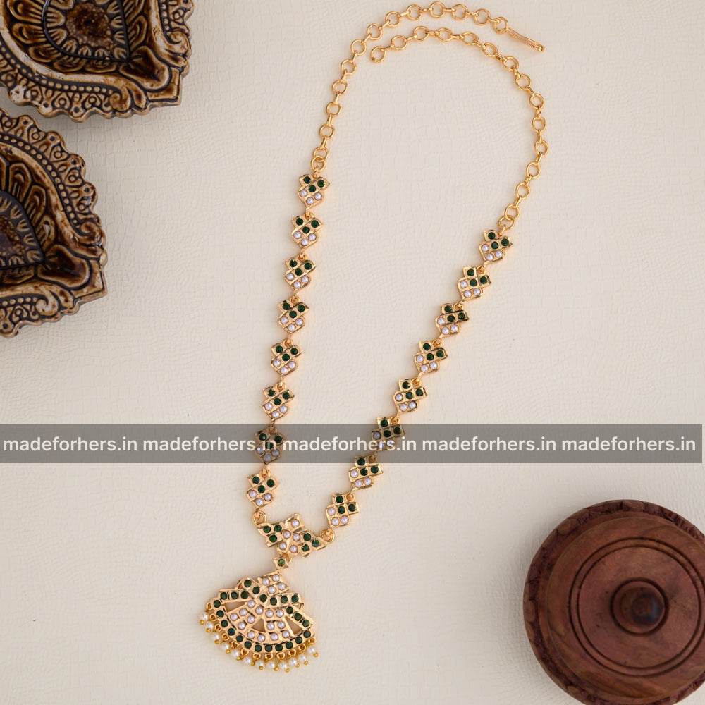 Vintage neckpiece