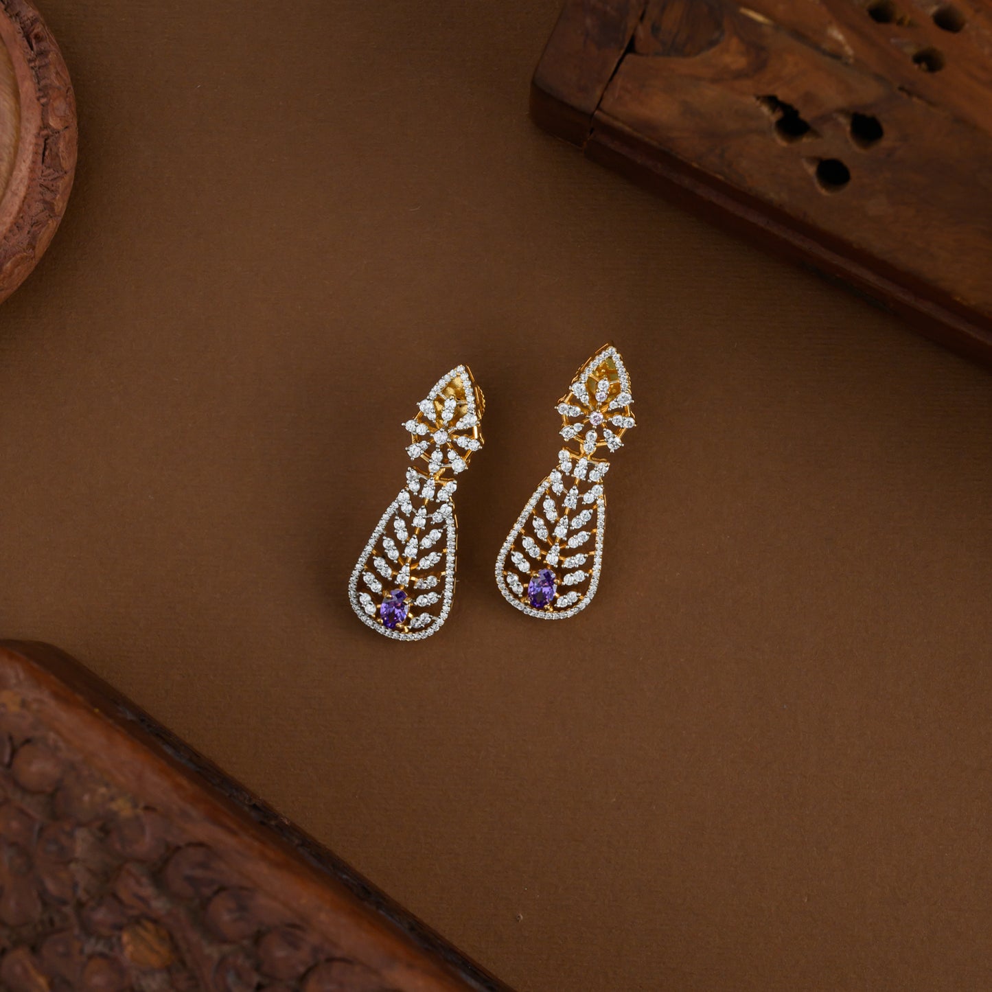 Saturn neckpiece - purple