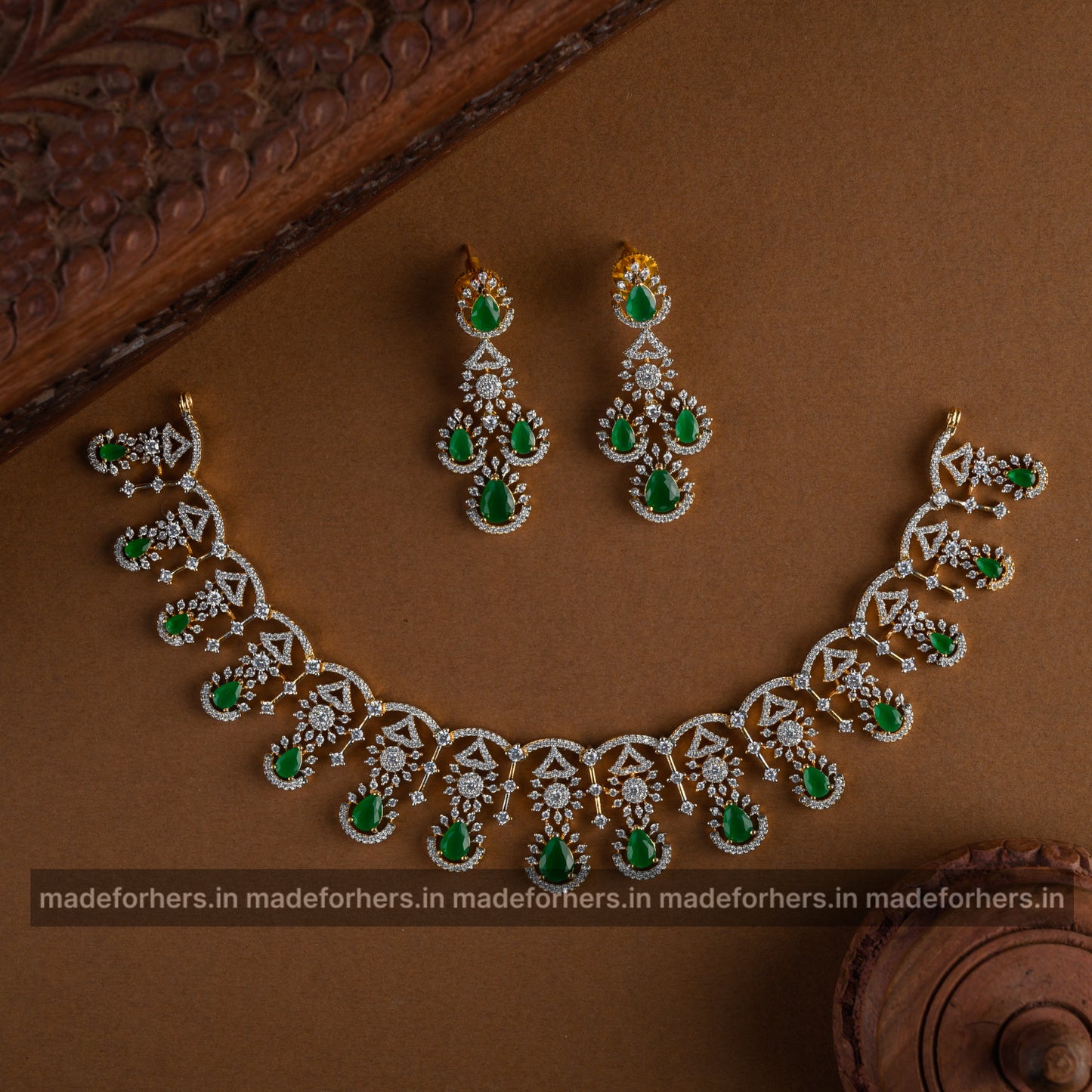 Swaros diamond insp neckpiece