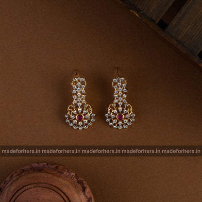 Kirti diamond insp neckpiece
