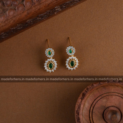 Twinkle floral diamond insp  neckpiece