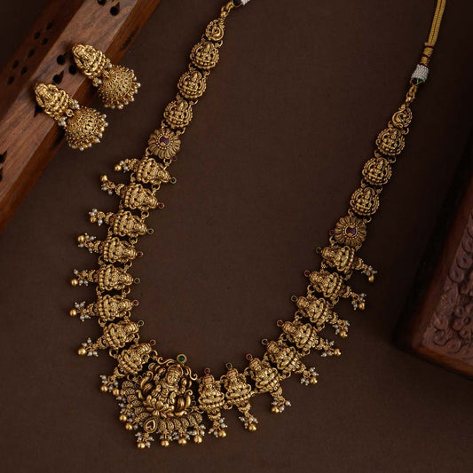 Selvi nagas haaram