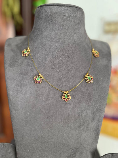 Invisible neckpiece - ( 5 tamara )- Gla