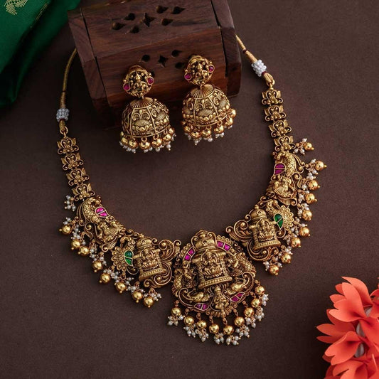 Mugil jadau bold neckpiece set   - kamatchi
