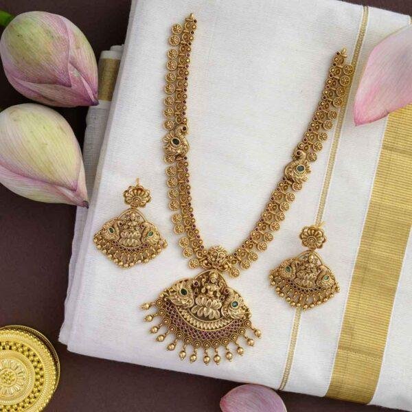 charita midlength neckpiece