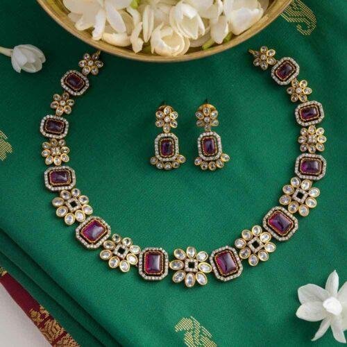 Shriv victorian neckpiece