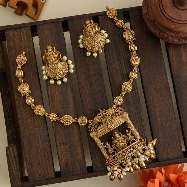 tulasi neckpiece set