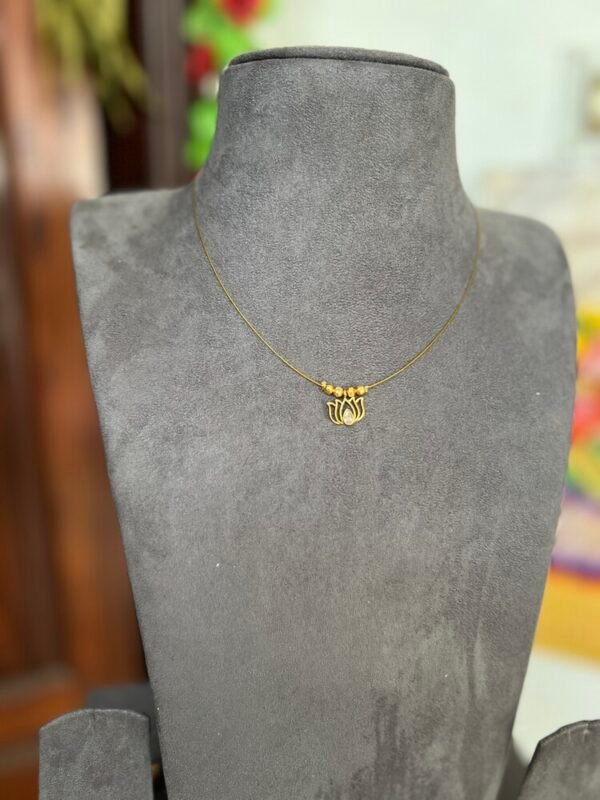 Invisible neckpiece - ( 1 tamara )- Gla