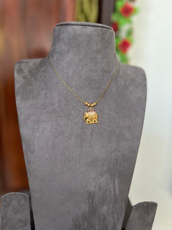 Invisible neckpiece - ( 1 elephant ) - Elegant on a budget- Gla