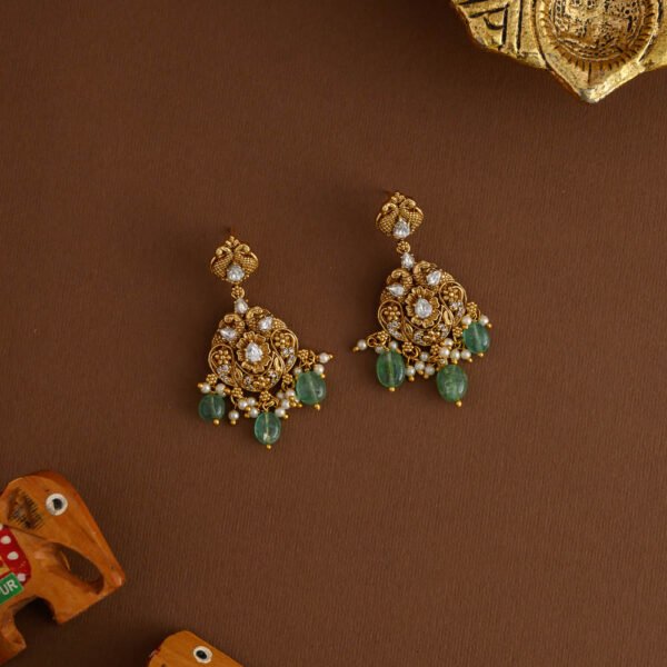 Mayilvizhi  neckpiece set- mookuthi amman - Image 2