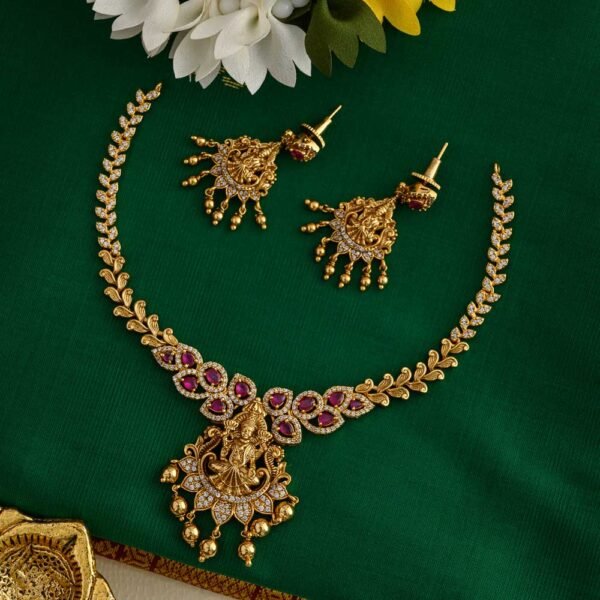 Pirainila Lakshmi neckpiece- Kamatchi