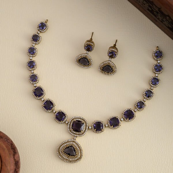 Violet Victoria neckpiece