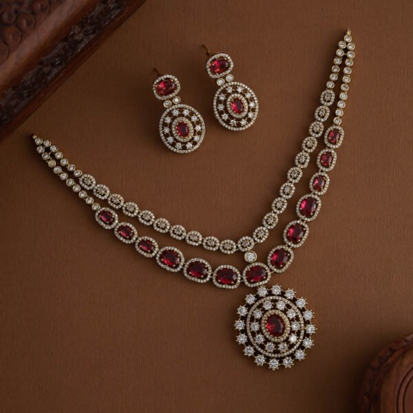Enchanteur dual layered neckpiece