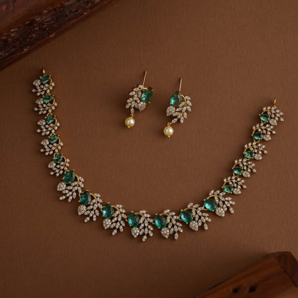 Raisins neckpiece