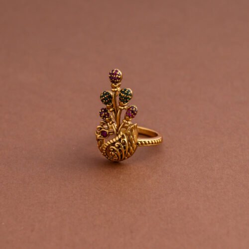 Peacock ring - Elegant on a budget