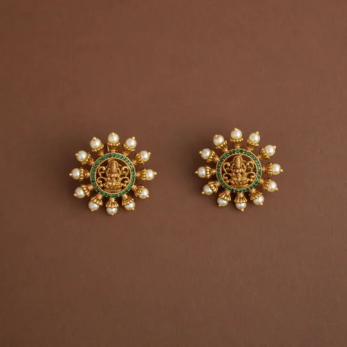 Lakshmi earstud