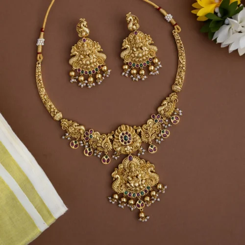 Nagasi neckpiece - Swarnam