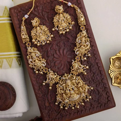 Nagasi midlength neckpiece