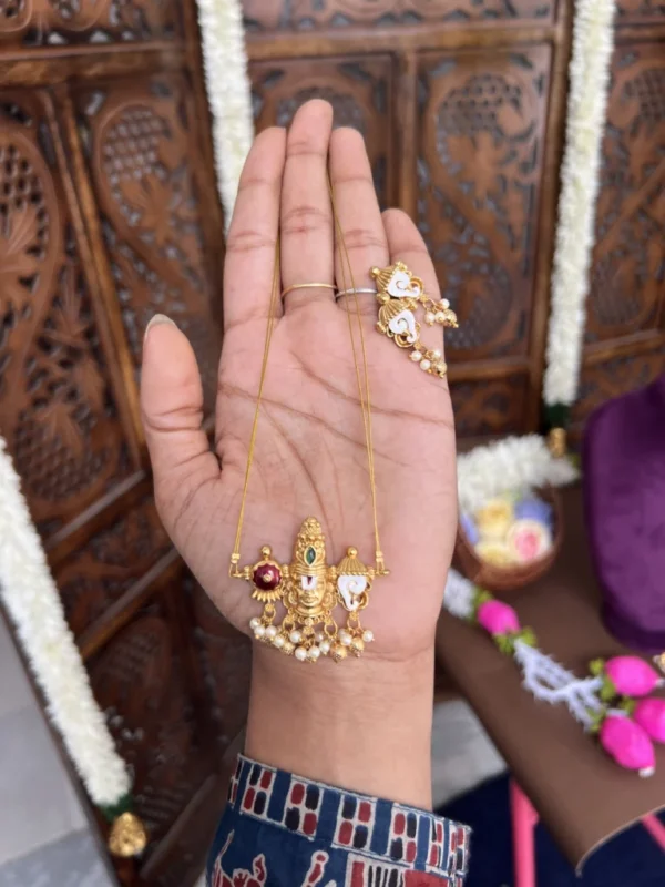 Thirumal invisible neckpiece