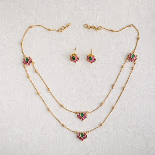 dual layered tamara chain