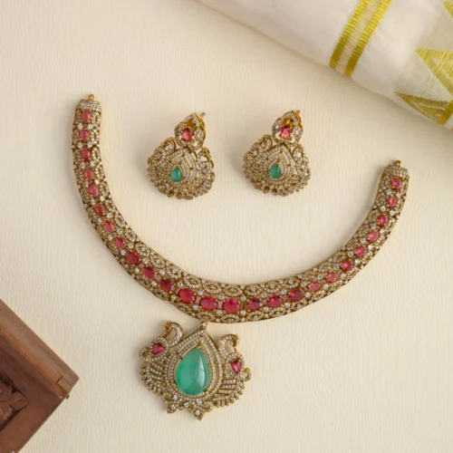 Victoria neckpiece set
