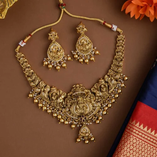 Nagasi neckpiece