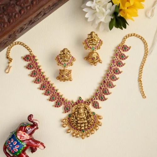 Siru thogai maangaz neckpiece